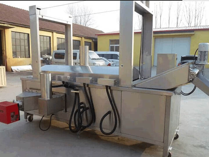 Gas heating industrial continuous fryer