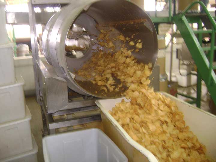 Seasoning machine for potato chips